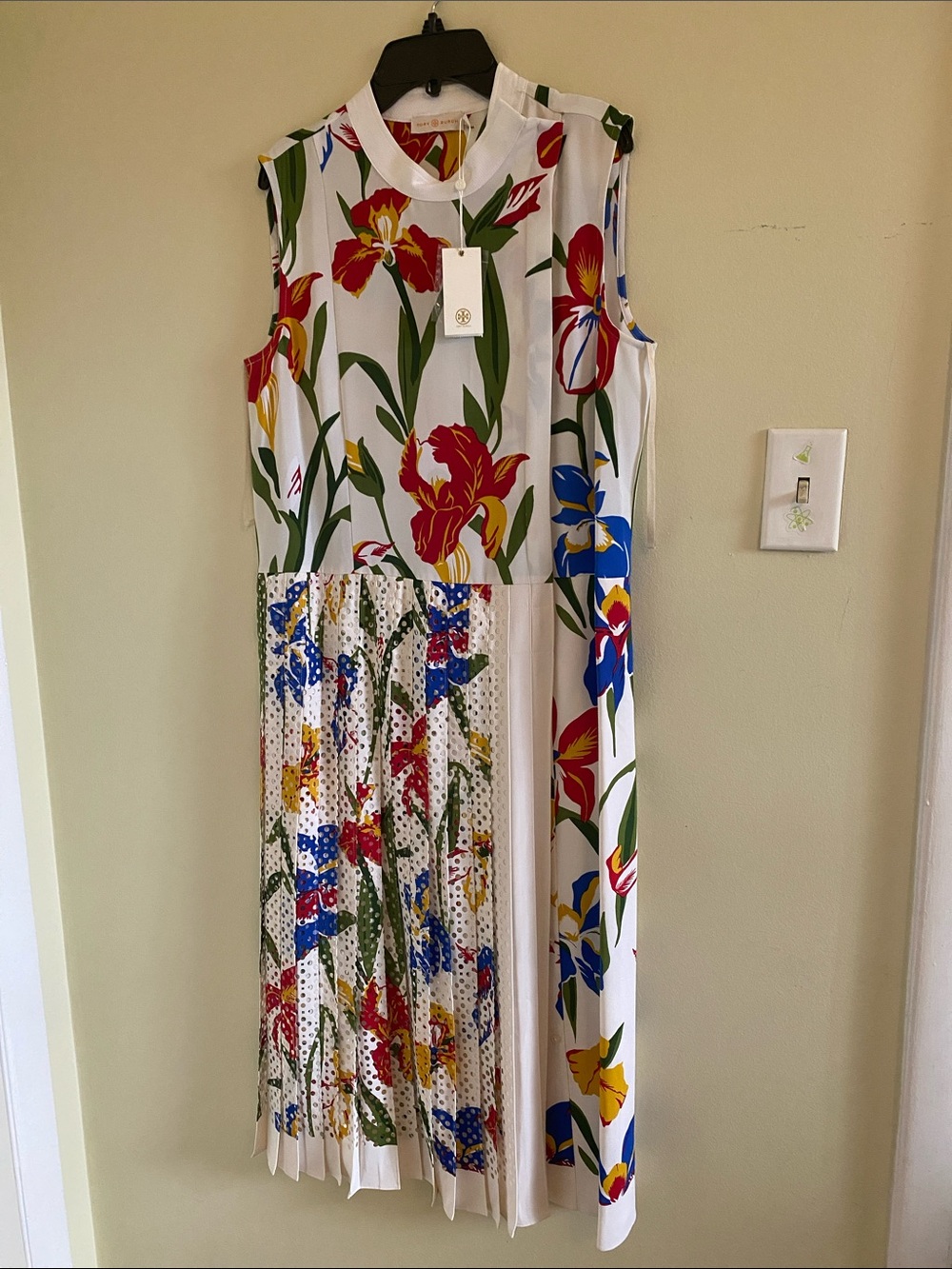 Tory Burch Sleeveless White Floral Pleated Midi Dress